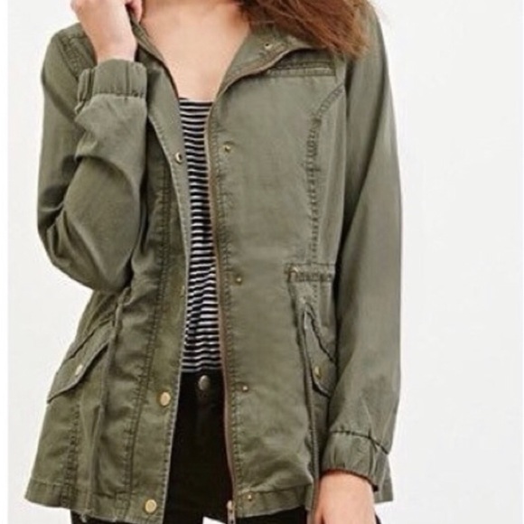 Forever 21 Jackets & Blazers - Forever 21 Olive Green Anorak Jacket Size 22